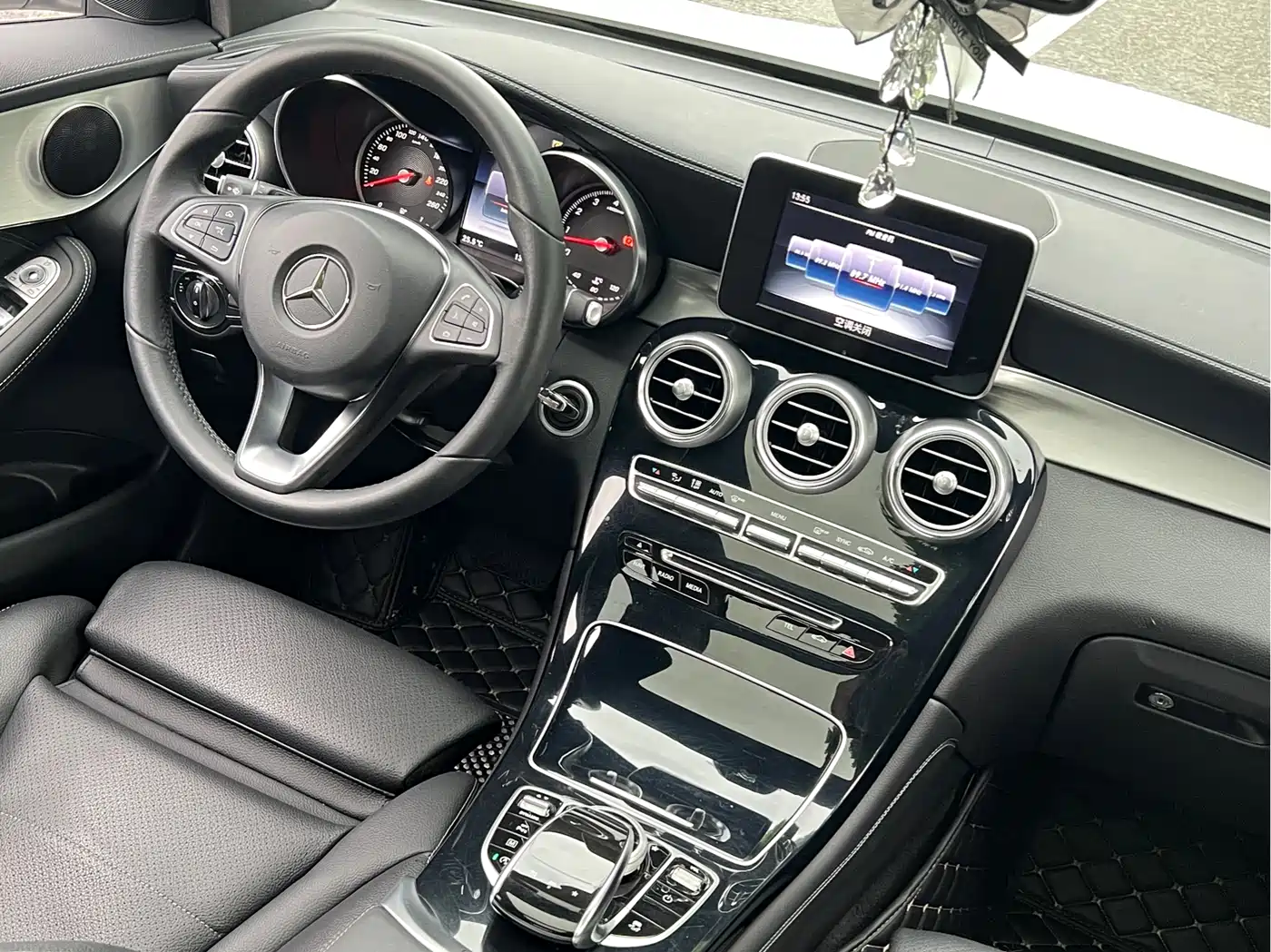 Mercedes-Benz GLC 2017 GLC 200 4MATIC фото 9