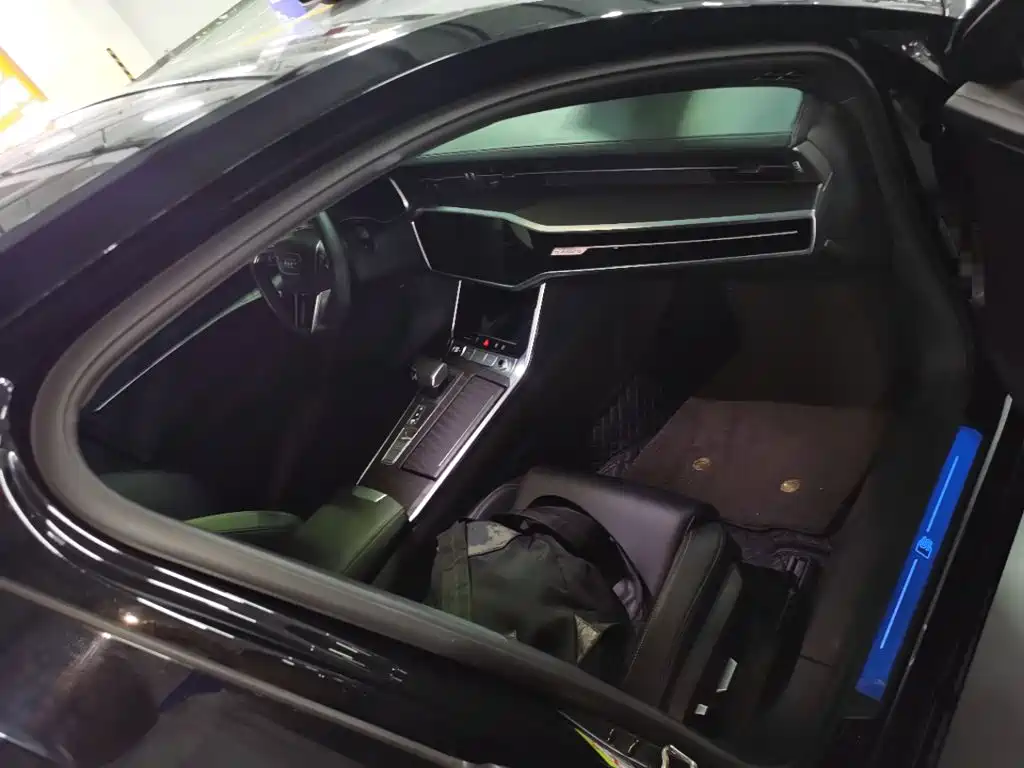 Photo 11 - Audi A6L