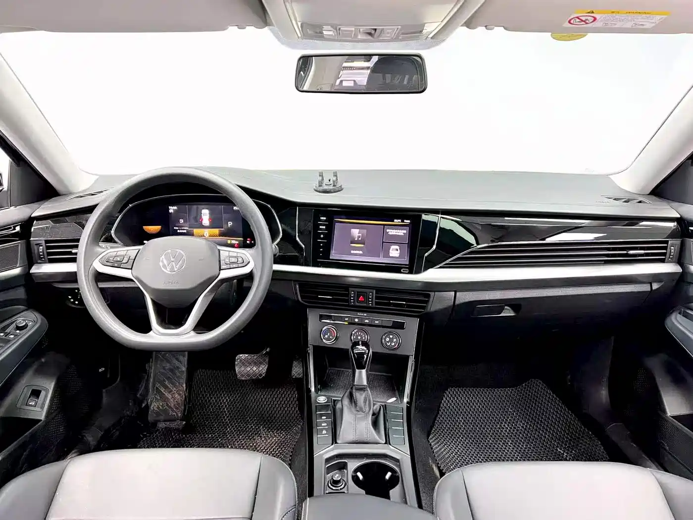 Volkswagen Passat 2024 280TSI Elite Edition фото 12
