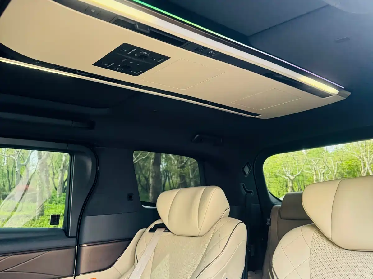Toyota Alphard 2025 Hybrid 2.5L Prestige Gold Edition фото 10