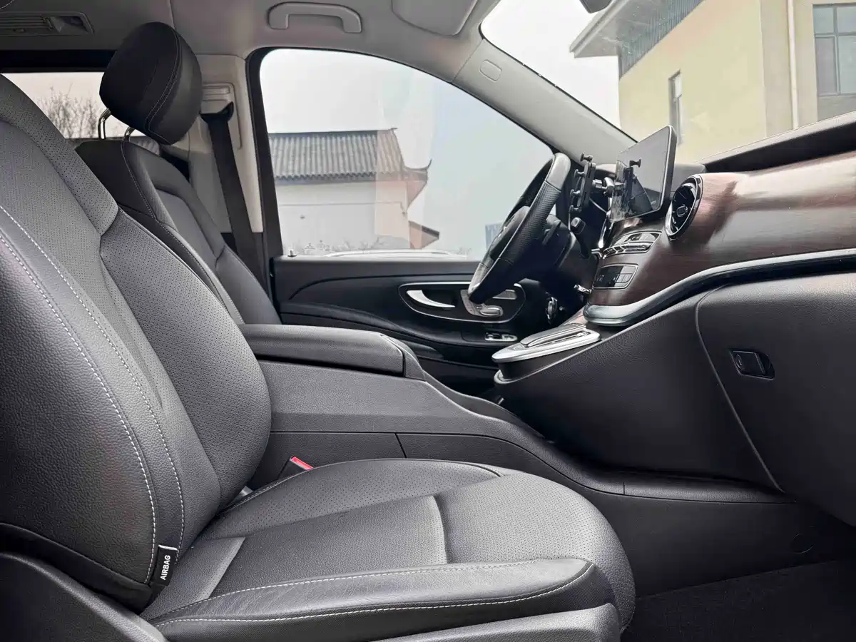 Mercedes-Benz V-Class 2020 Model V 260 L Long Wheelbase Luxury фото 14