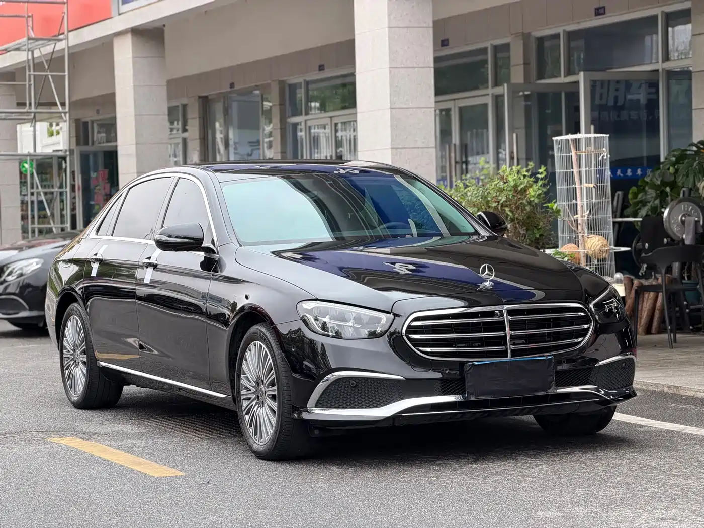 Mercedes-Benz E-Class 2023 E 300 L Luxury фото 4