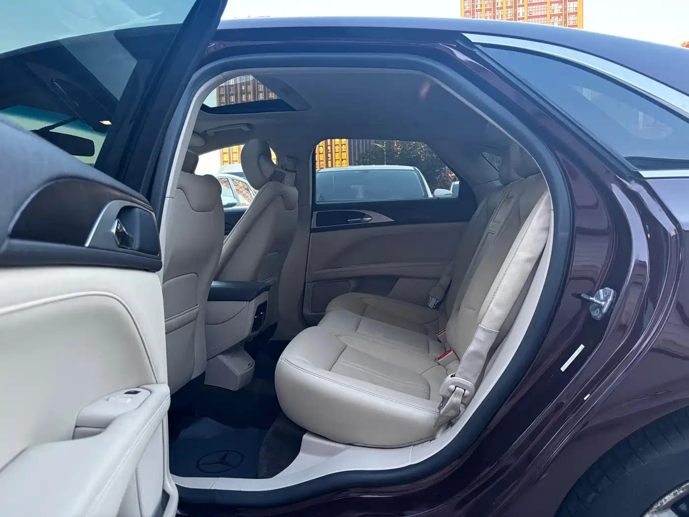 Photo 6 - Lincoln MKZ