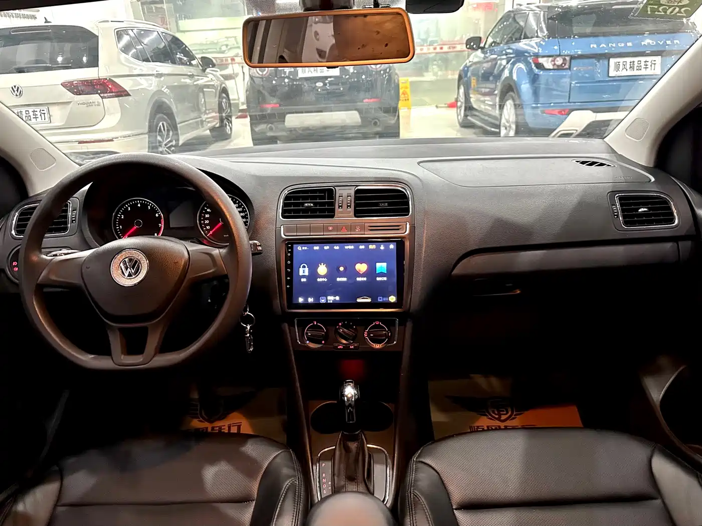 Volkswagen Polo 2014 1.4L Automatic Comfort Edition фото 17