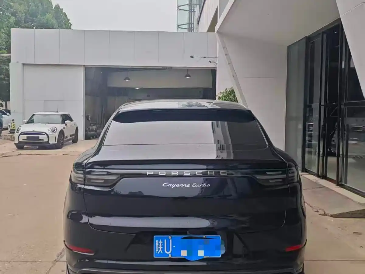 صورة 9 - Porsche Cayenne