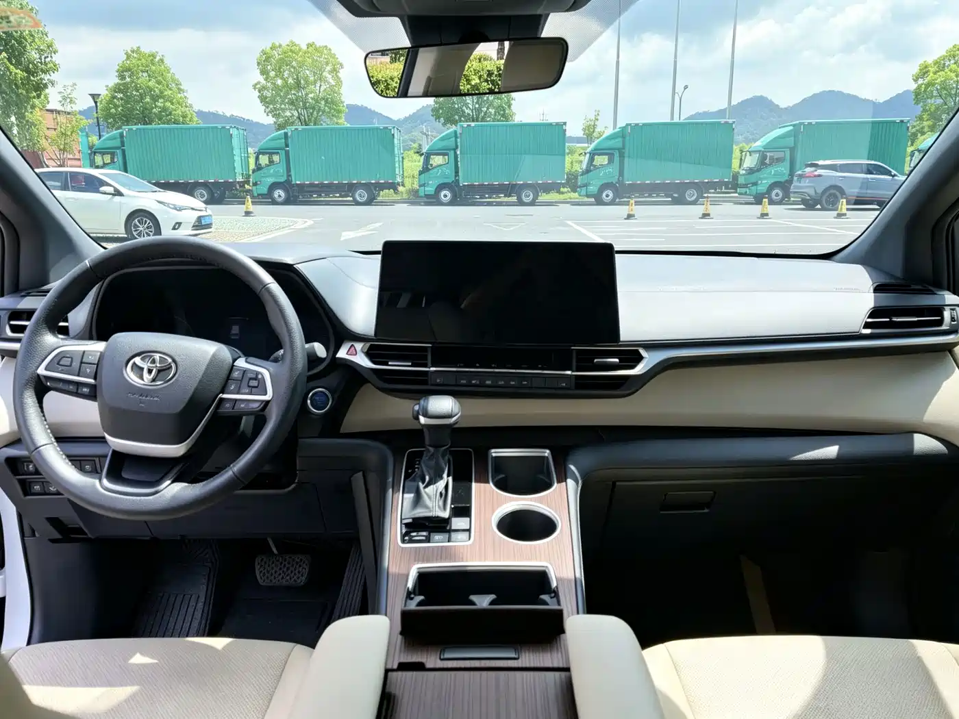 Toyota Granvia 2023 2023 2.5L Hybrid Luxury Edition
