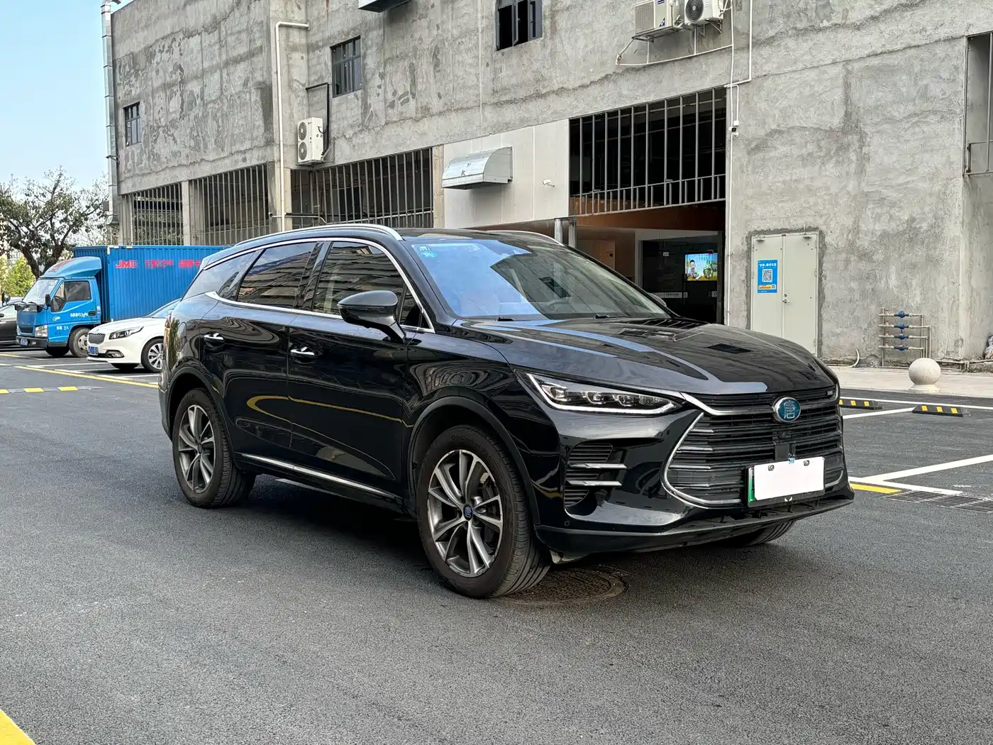 BYD Tang New Energy 2018 DM 2.0T Full-time 4WD Smart Connect Creation Edition 5-seater China V фото 3