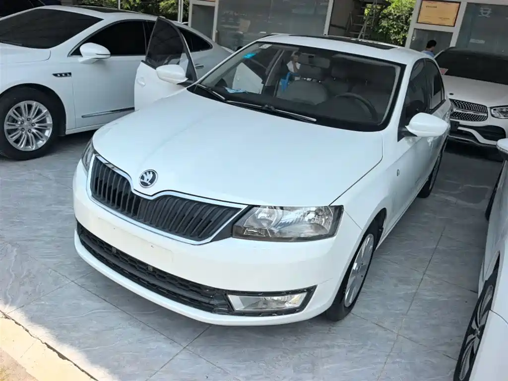 Škoda Rapid 2016 1.6L Automatic Pioneer Edition