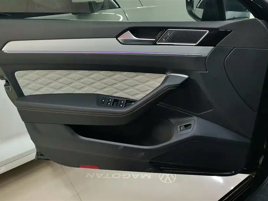 Volkswagen Magotan 2025 Popular Edition 330TSI DSG Luxury фото 7
