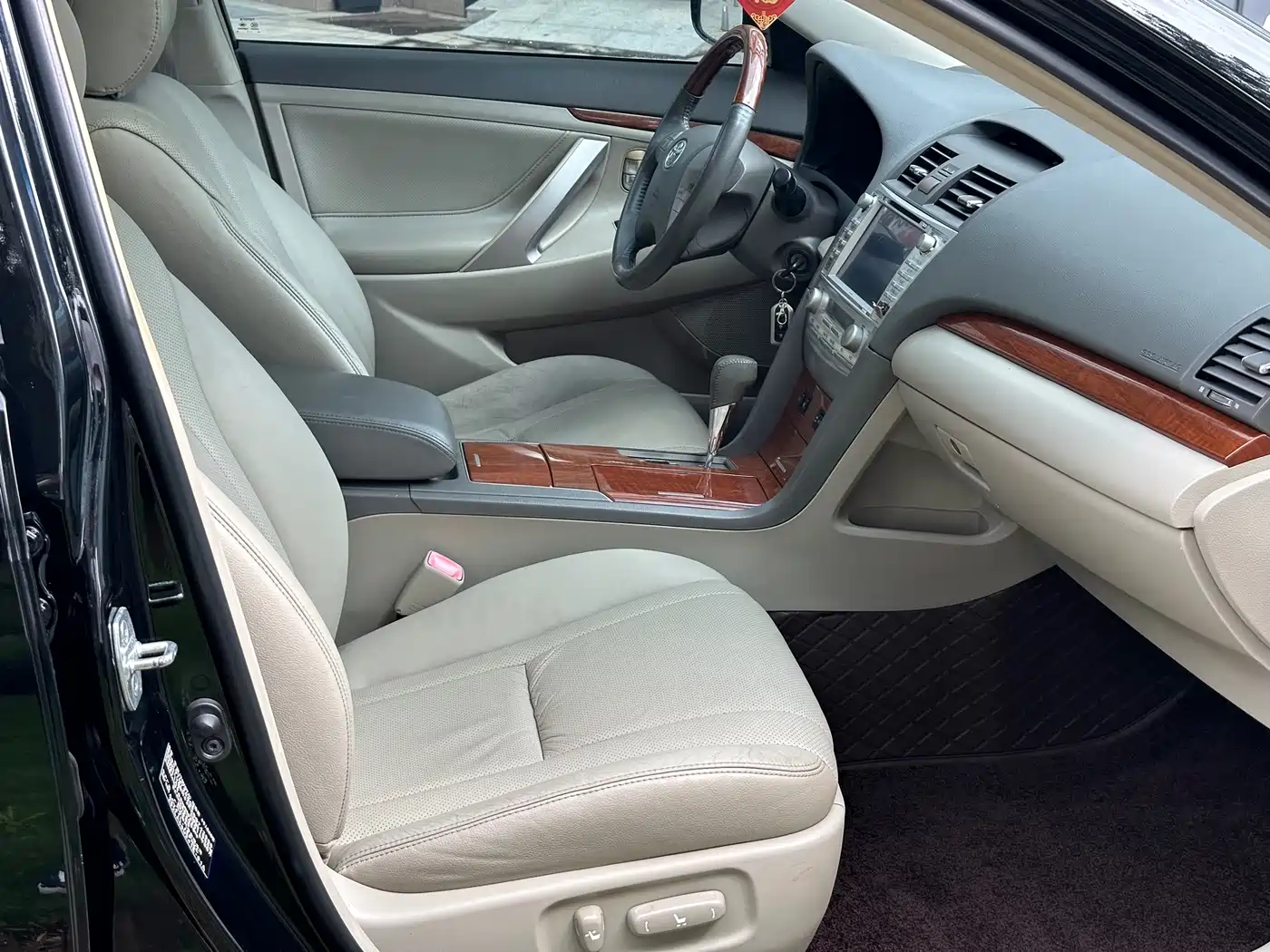 Toyota Camry 2012 200G Classic Luxury Edition фото 5