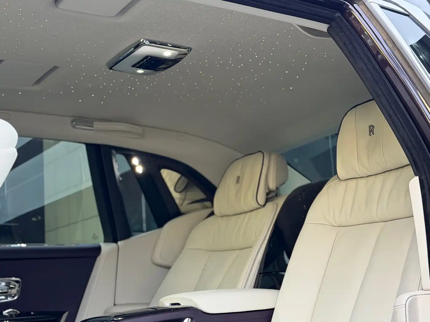 Rolls-Royce Phantom 2018 6.7T Long Wheelbase Version фото 16