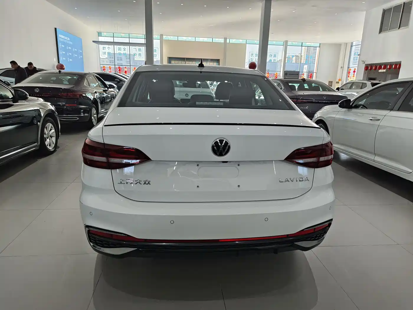 Volkswagen Lavida 2024 Model 300TSI DSG Starlight Leading Edition фото 9