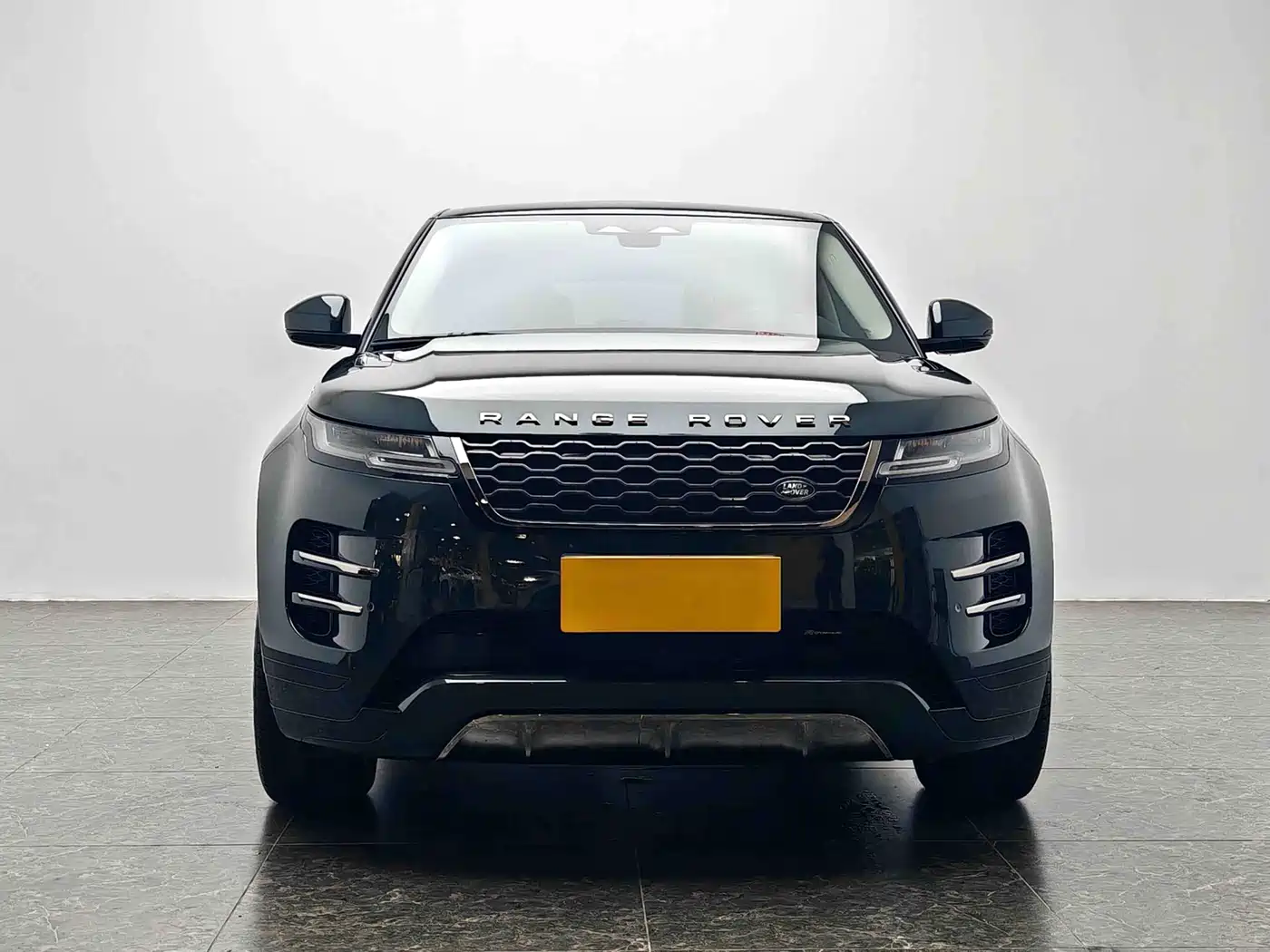 Land Rover Range Rover Evoque 2023 Range Rover Evoque L 249PS Luxury Edition фото 3