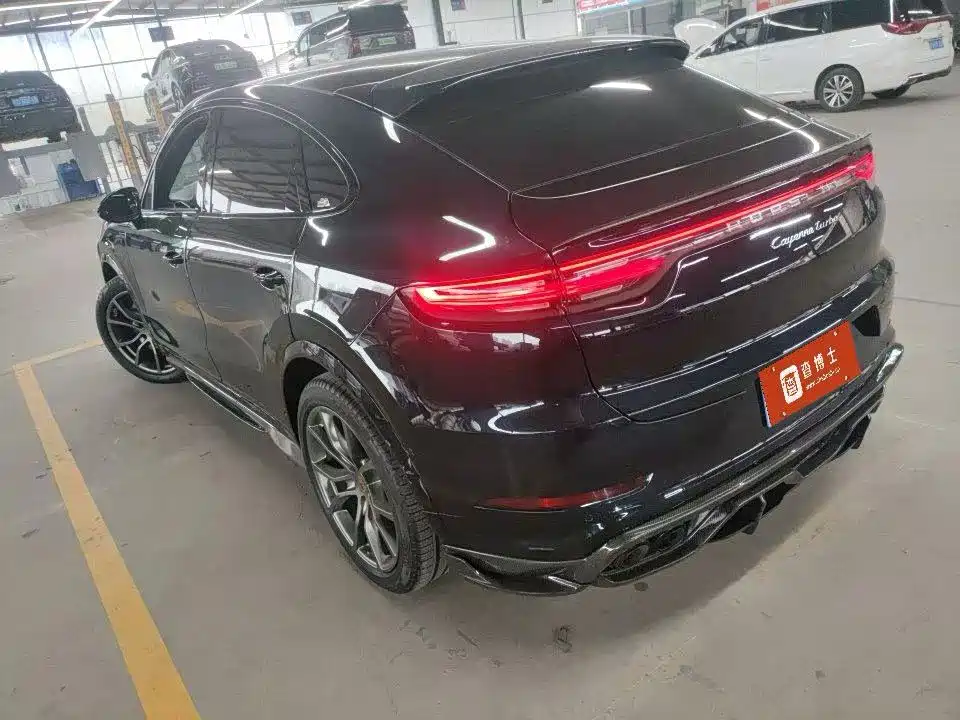صورة 8 - Porsche Cayenne