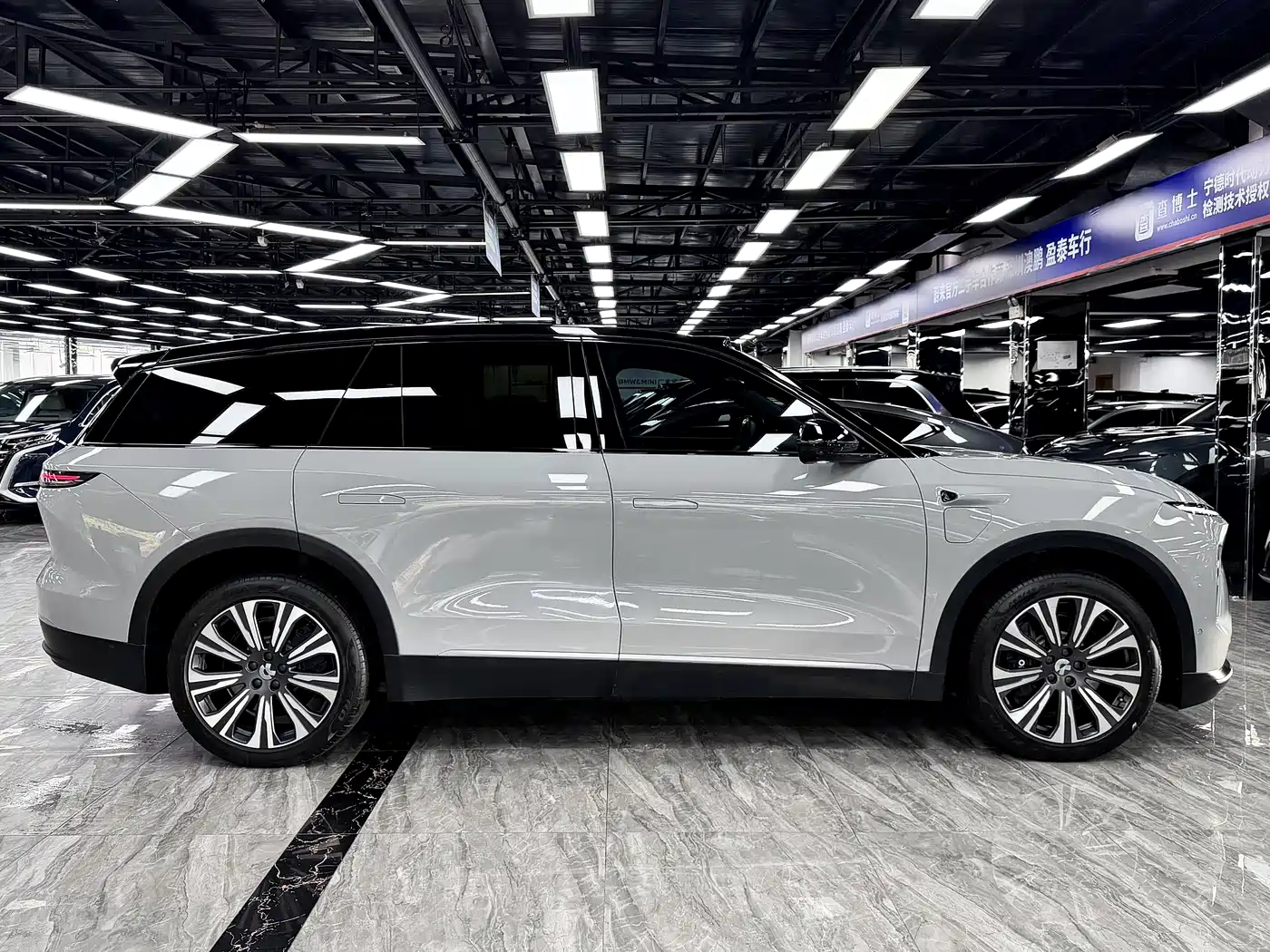 NIO ES8 2023 75kWh Executive Edition фото 4