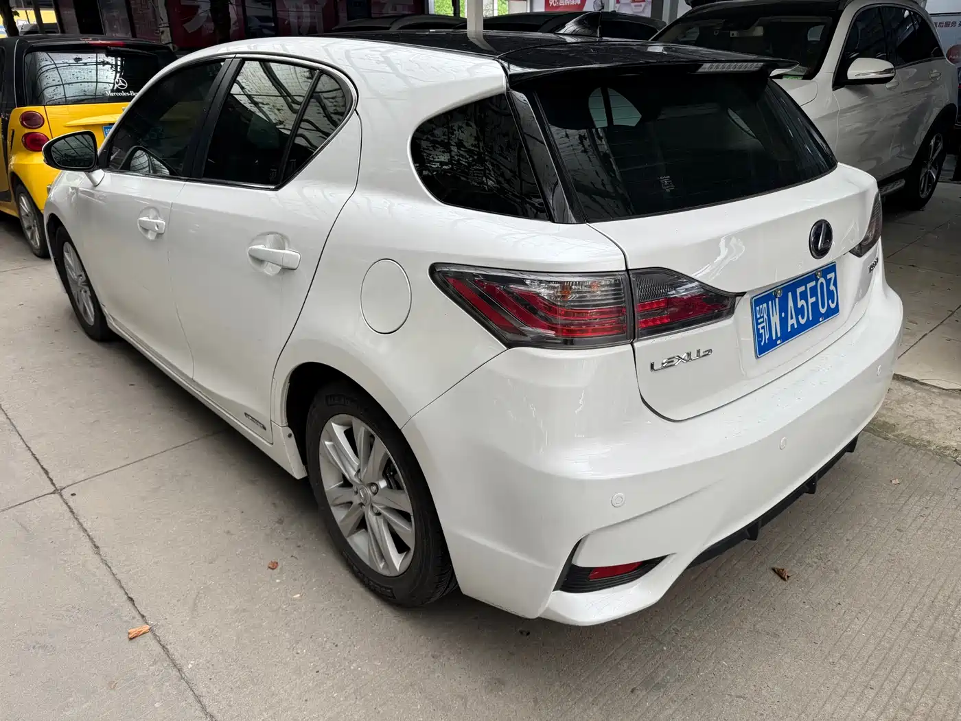 Lexus CT 2014 CT200h Elite Edition Dual Tone фото 3