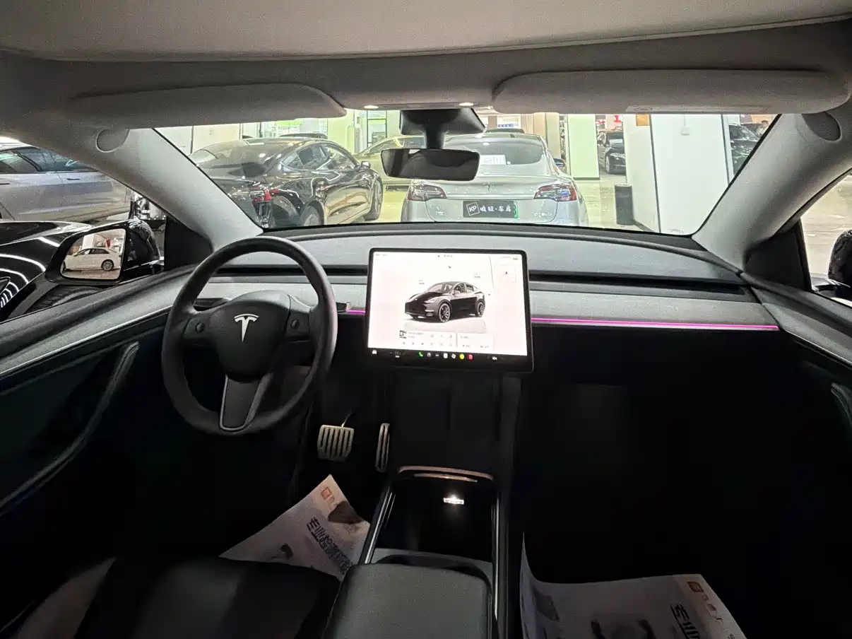 Фото 6 - Tesla Model Y
