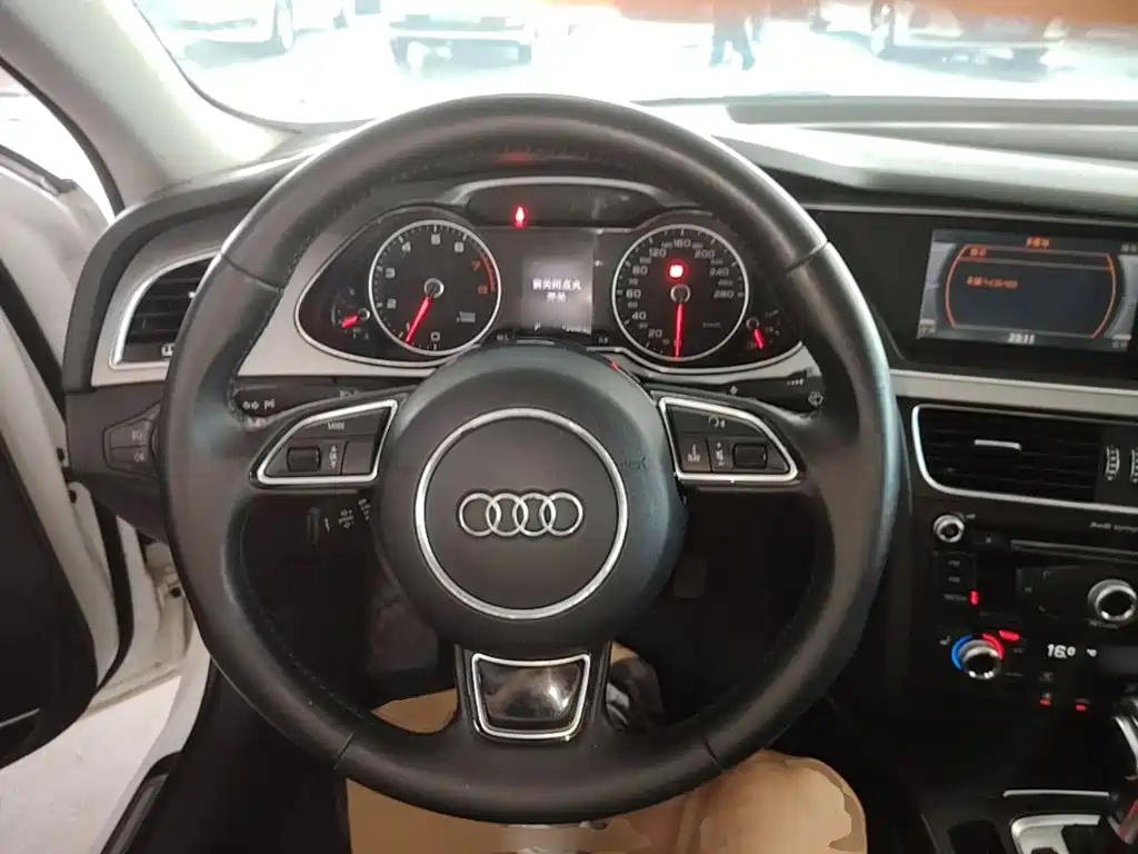 Фото 11 - Audi A4L