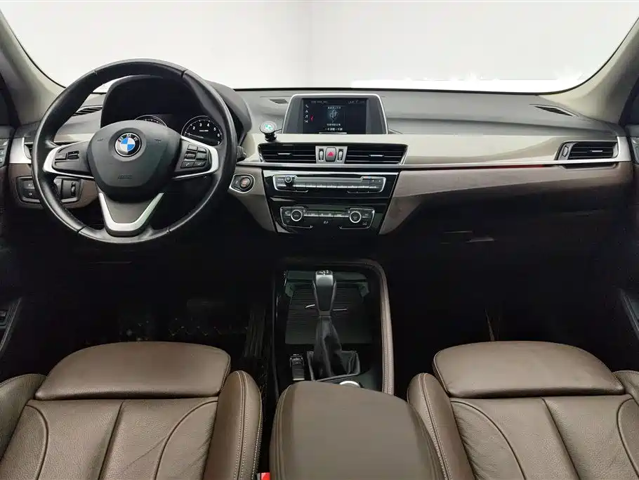 BMW X1 2019 sDrive18Li Premium Model фото 12