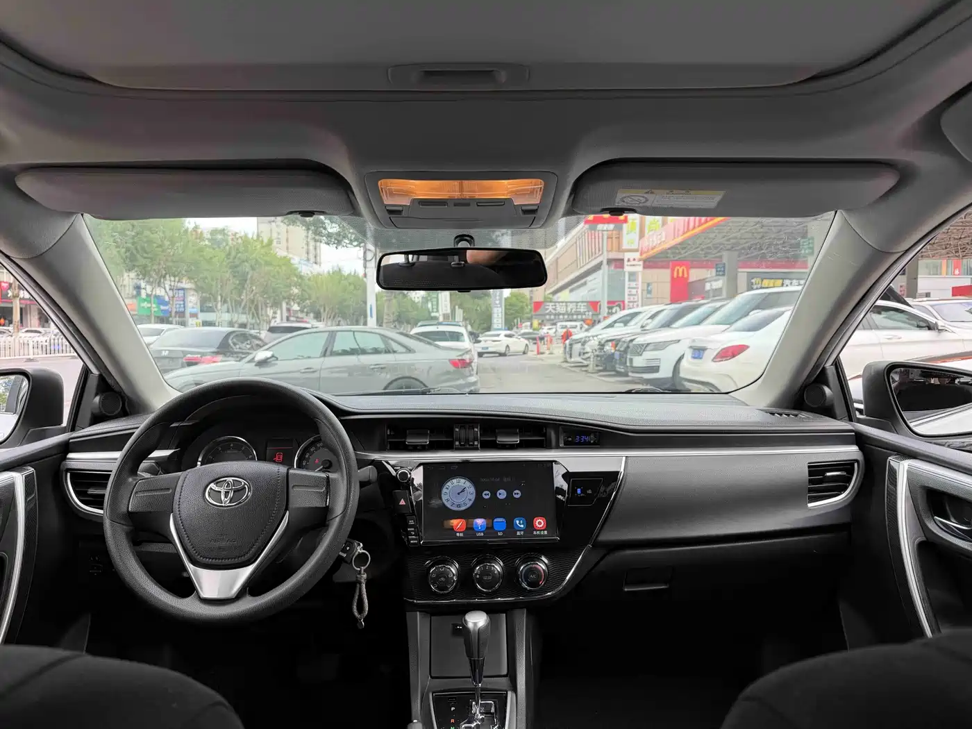 Toyota Corolla 2014 1.6L CVT GL-i фото 5