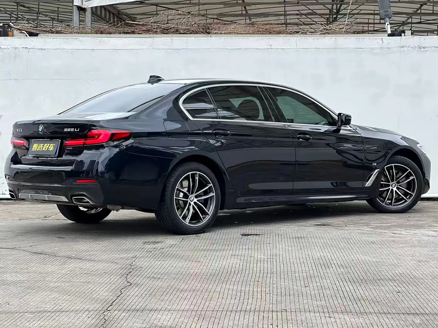 BMW 5 Series 2022 525Li M Sport Package фото 8