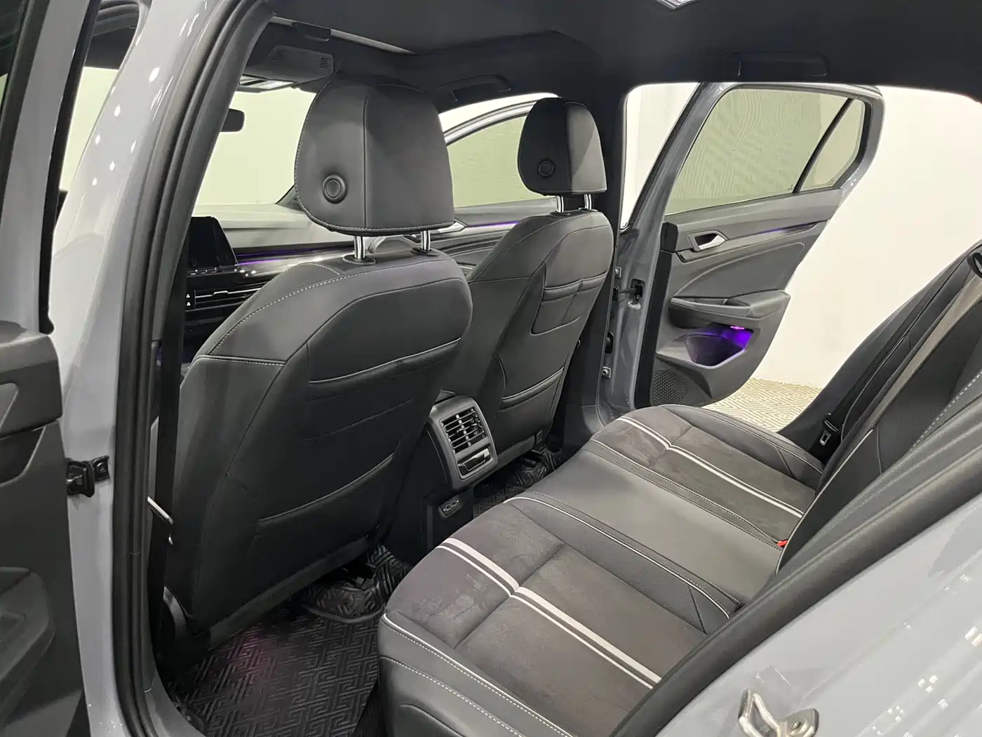 Volkswagen Golf 2023 280TSI DSG R-Line Lite фото 6