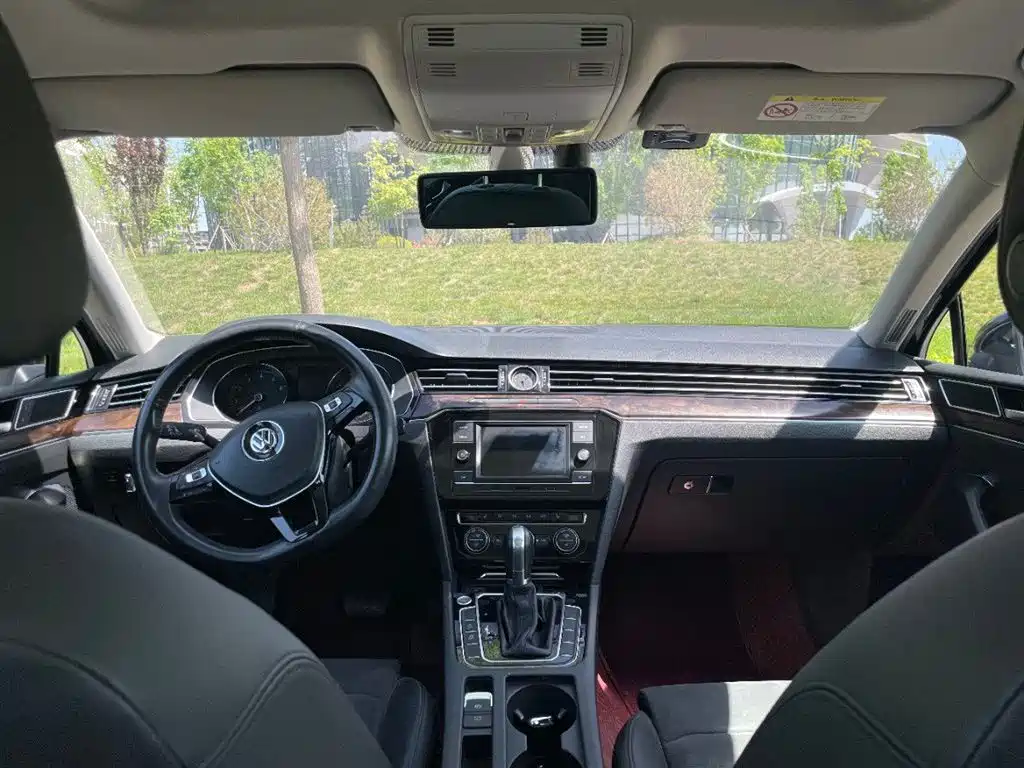 Volkswagen Magotan 2018 330TSI DSG Luxury фото 5