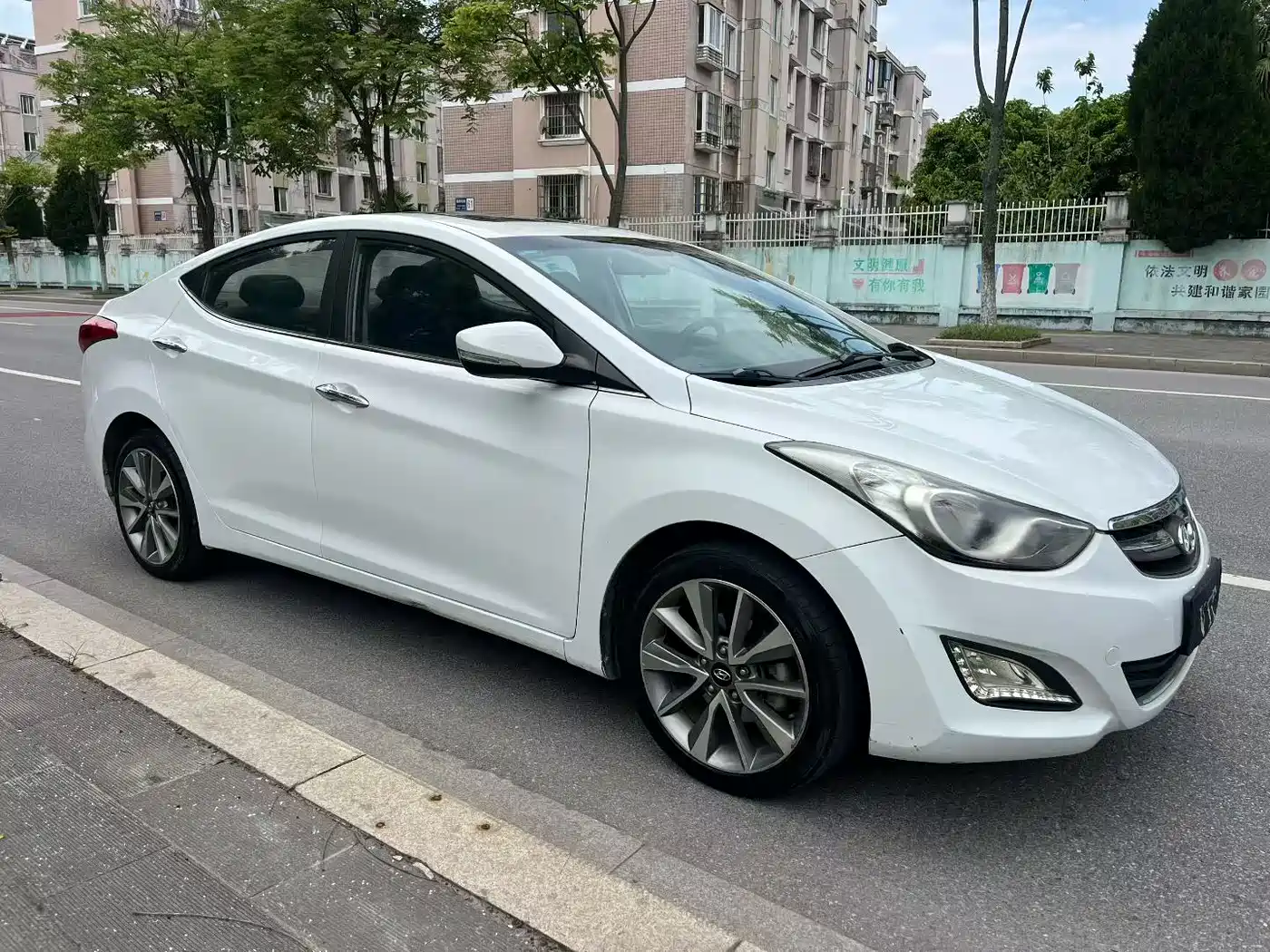 Hyundai Langdong 2015 1.6L Auto Premium фото 3