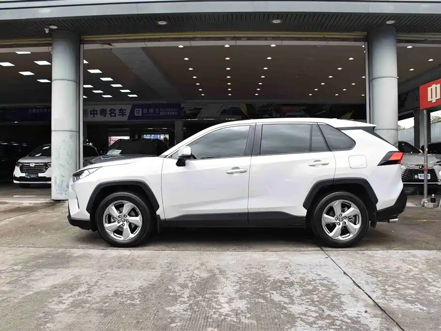 Toyota RAV4 Rongfang 2022 2.0L CVT 2WD Trend Plus Edition фото 4
