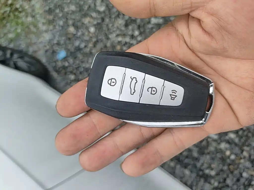 Фото 9 - Geely Emgrand