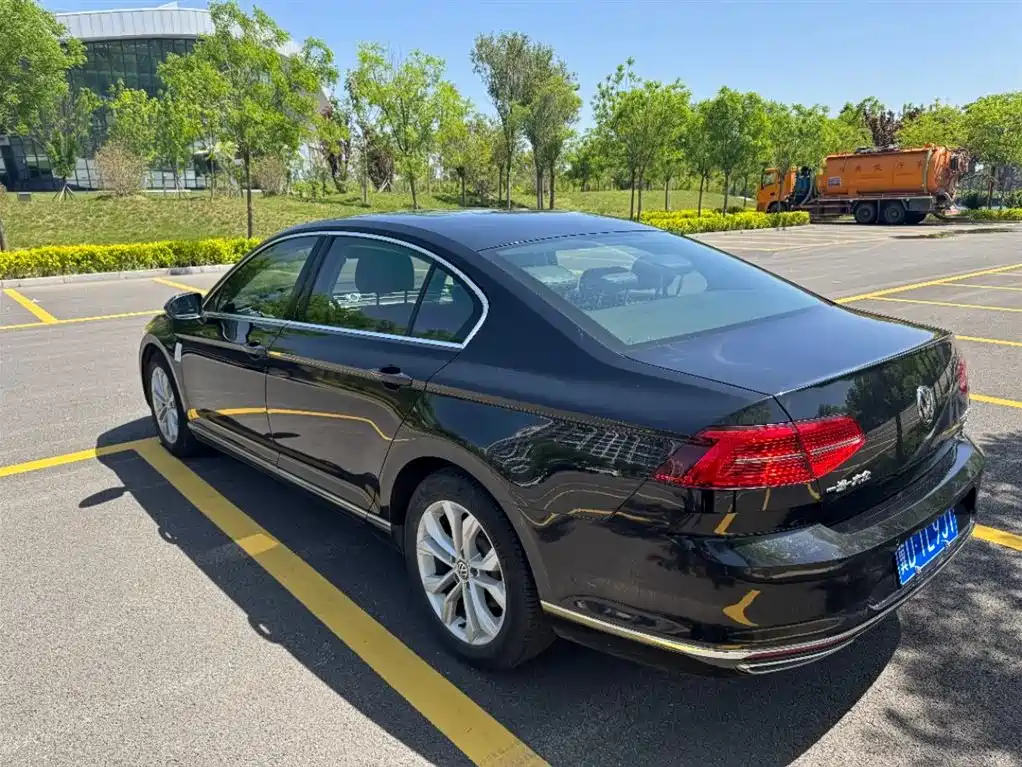 Volkswagen Magotan 2018 330TSI DSG Luxury фото 9