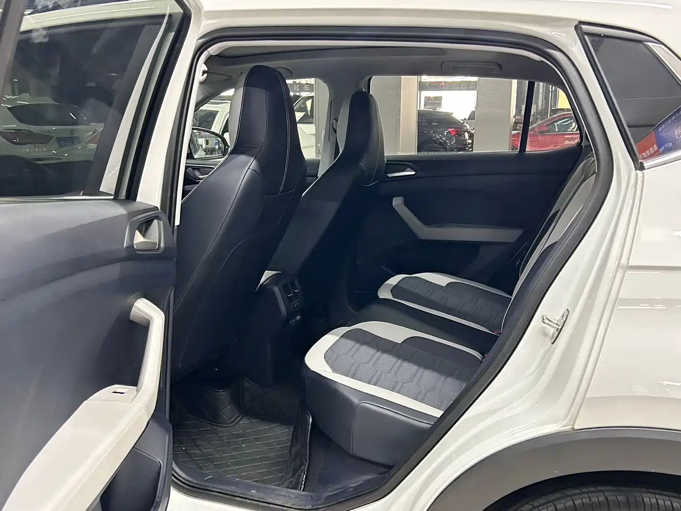 Volkswagen Tharu 2025 New Edge 1.5L Aspiration Edition фото 10