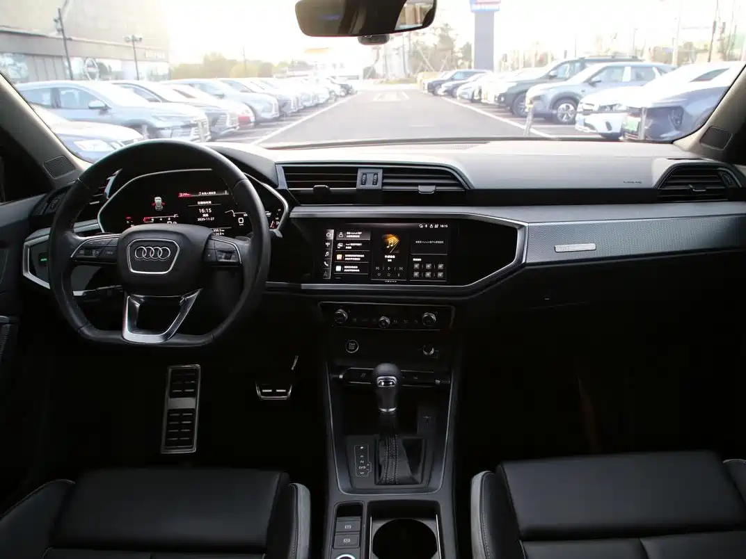 Audi Q3 2024 35 TFSI Fashion Sport фото 6