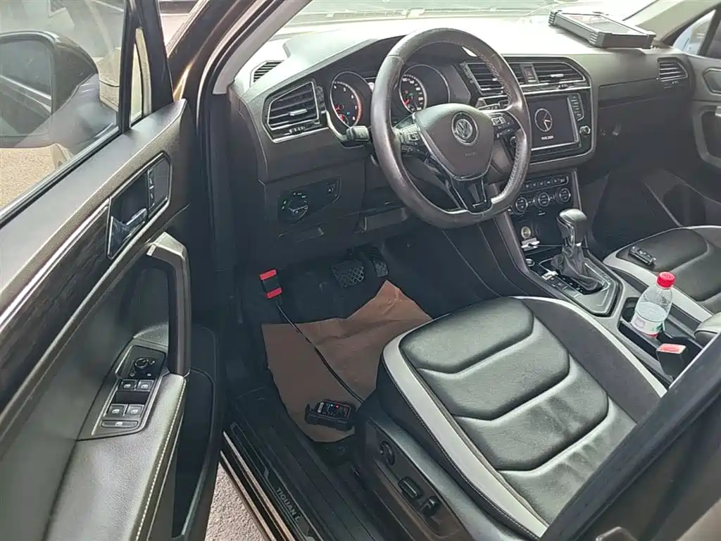 Volkswagen Tiguan L 2017 330TSI Automatic 2WD Luxury Edition фото 16