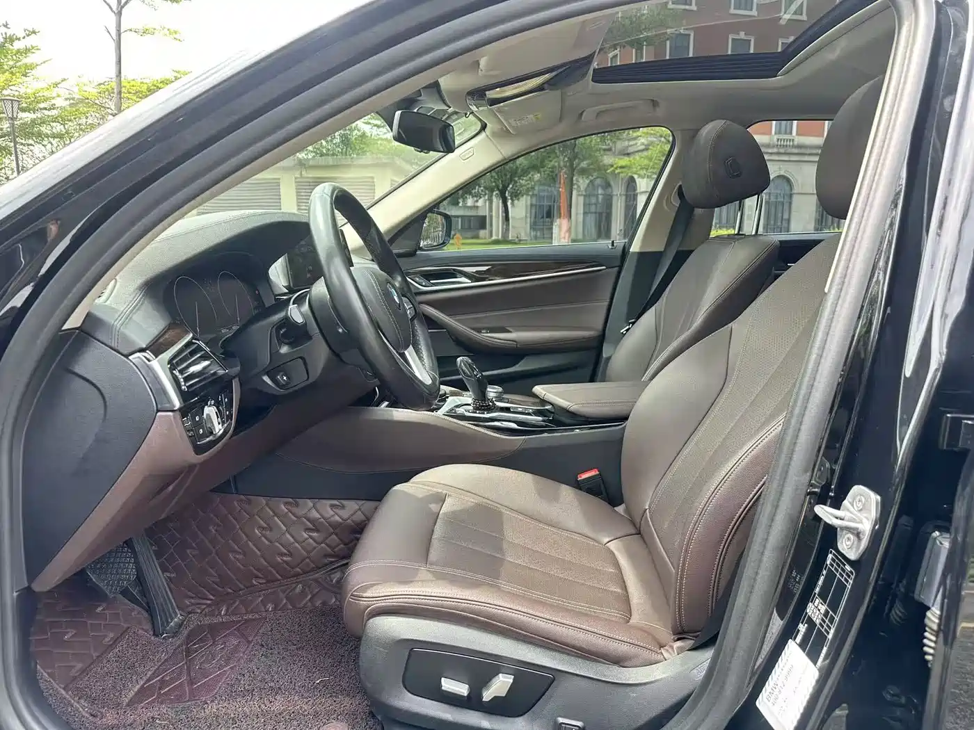 BMW 5 Series 2019 525Li Luxury Package фото 4