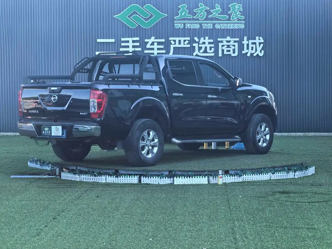 Nissan Navara 2019 2017 Model 2.5L Automatic 4WD Luxury QR25