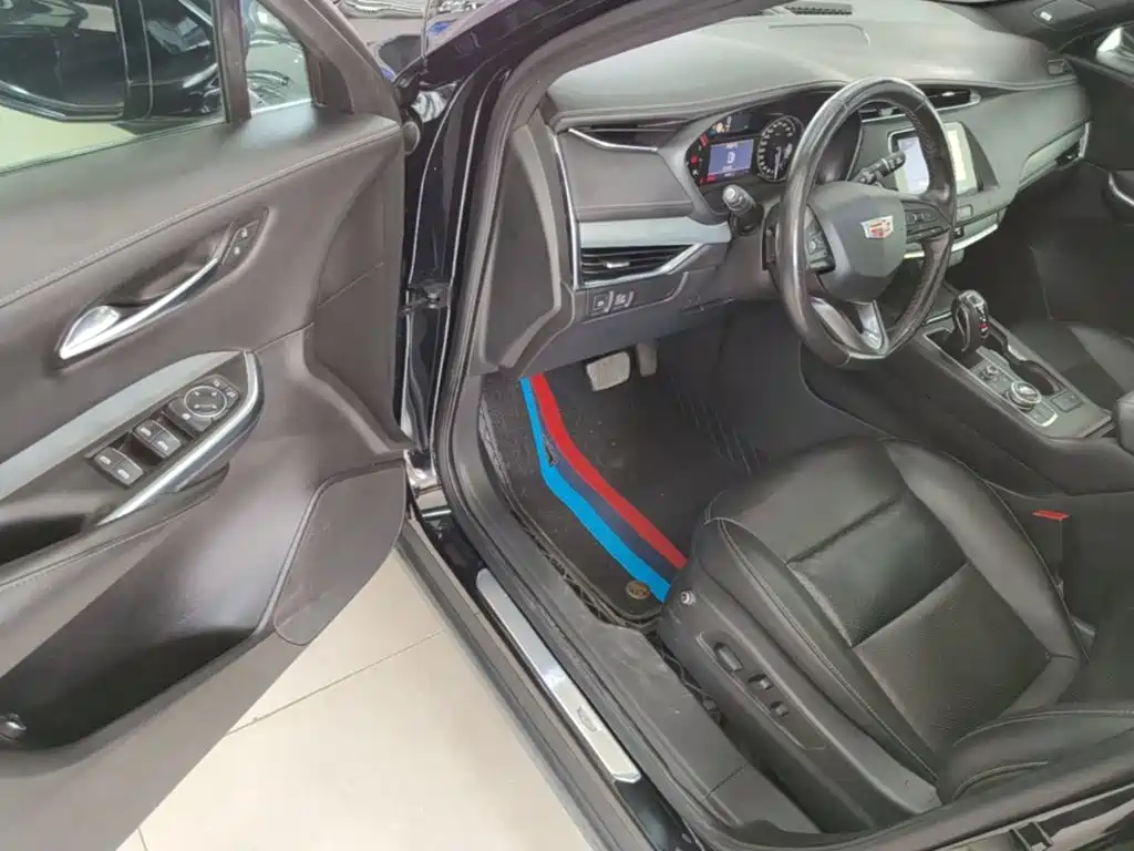 Cadillac XT4 2019 2018 28T FWD Leading Edition
