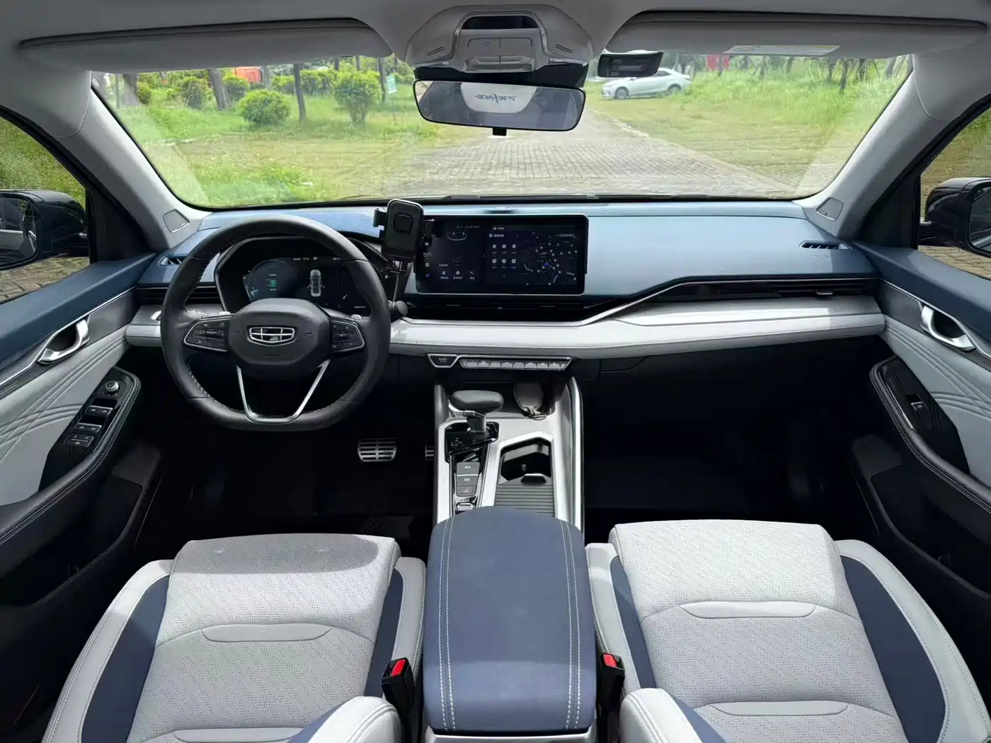 Фото 6 - Geely Preface