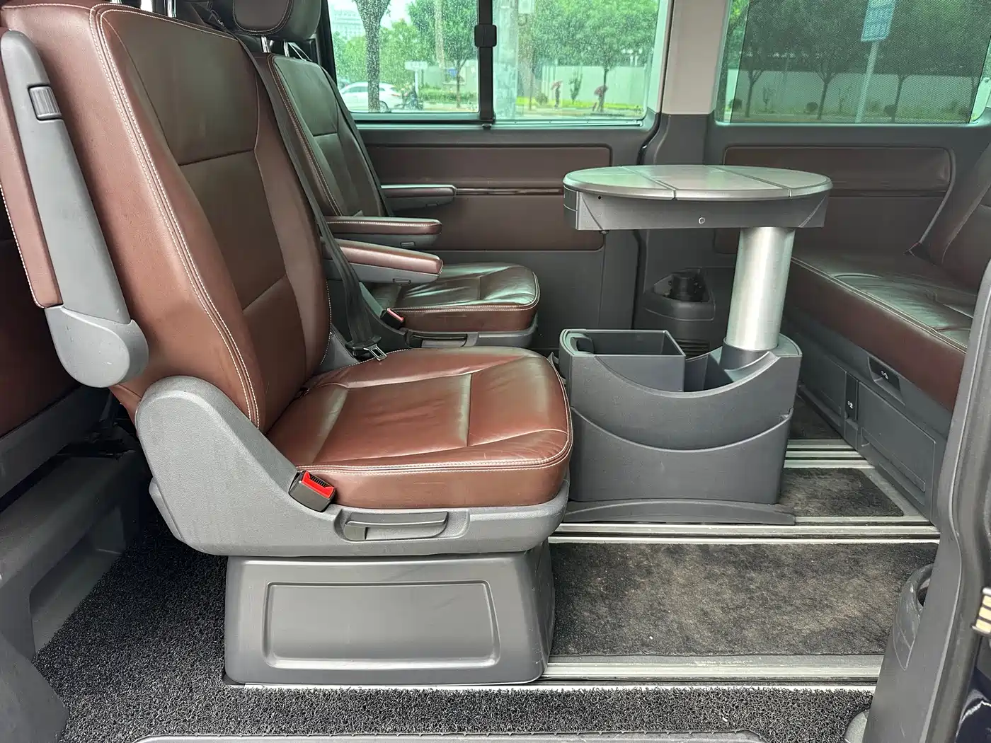 Volkswagen Multivan 2012 2.0TSI 2WD Luxury Edition фото 12