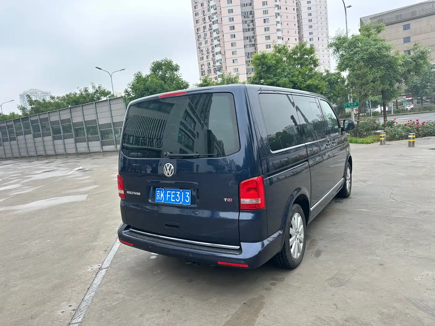 Volkswagen Multivan 2012 2.0TSI 2WD Luxury Edition фото 13