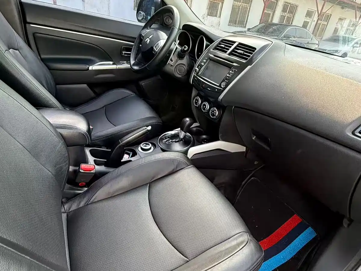 Mitsubishi ASX 2013 2.0L CVT 2WD Luxury фото 5