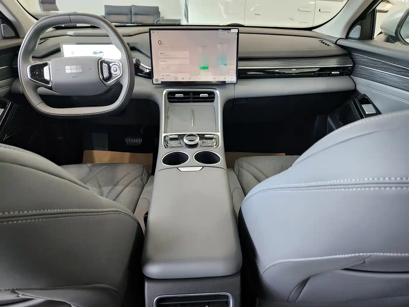 Geely Galaxy Galaxy L6 2025 EM-i 140km Explorer+ Edition фото 9