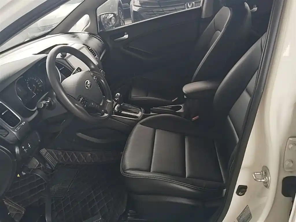 Kia K3 2017 1.6L Automatic 15th Anniversary Special GLS фото 15