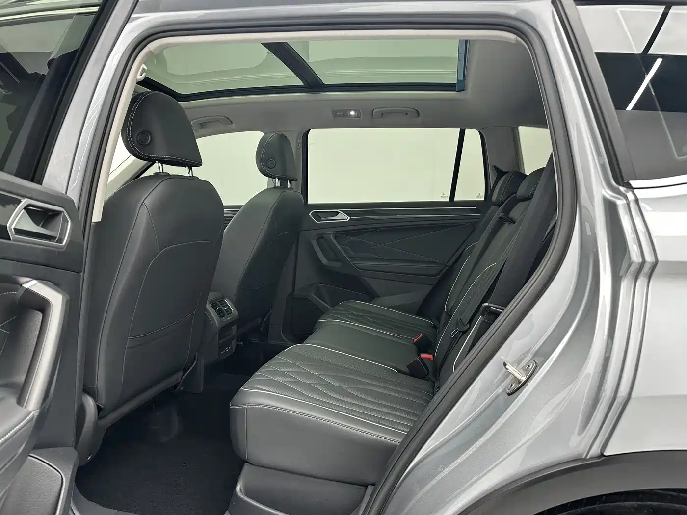 Volkswagen Tiguan L 2023 280TSI 2WD Trend Limited Edition фото 6
