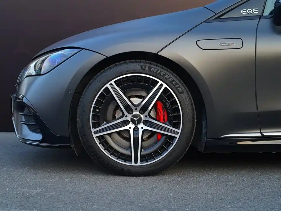 MERCEDES-BENZ EQE AMG