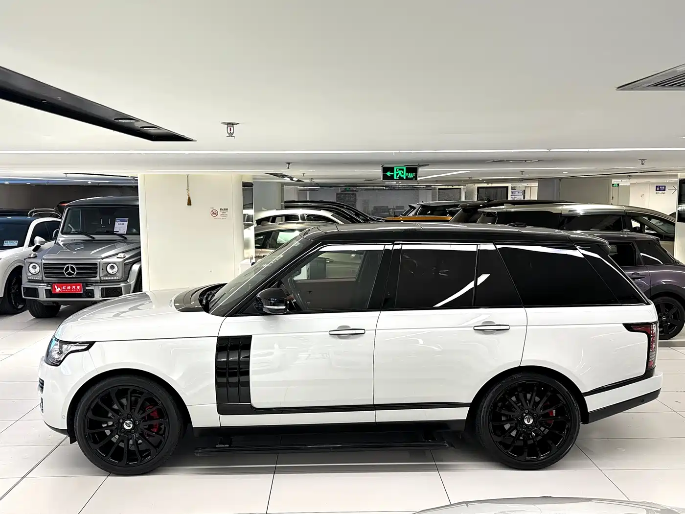Land Rover Range Rover 2015 3.0 TDV6 Vogue фото 4