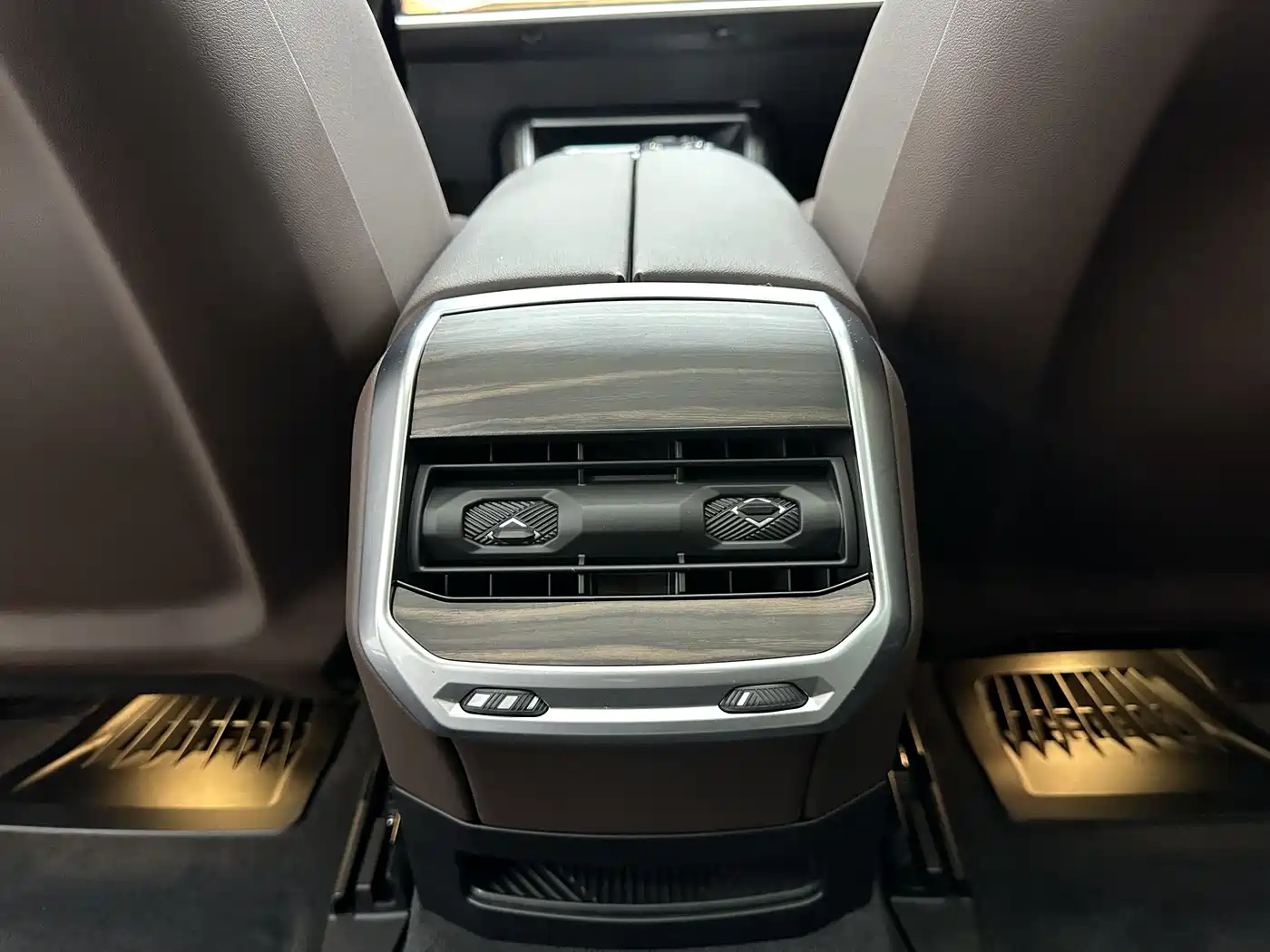 BMW 7 Series 2023 Model 735Li Luxury Package фото 17