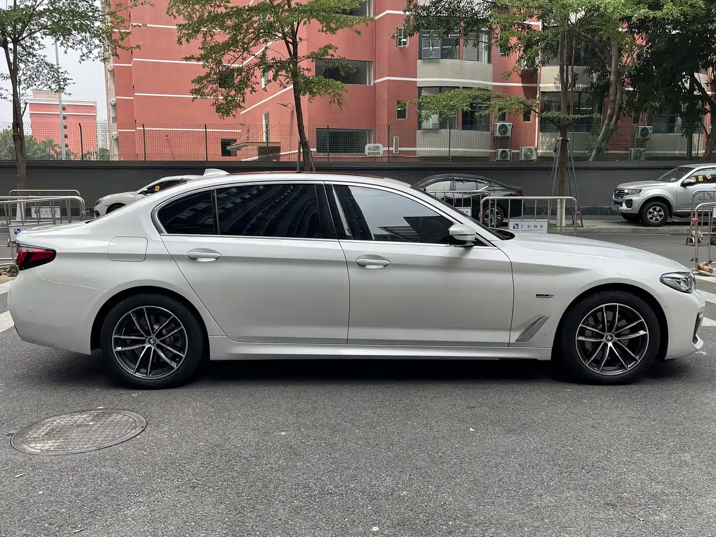 BMW 5 SERIES NEW ENERGY