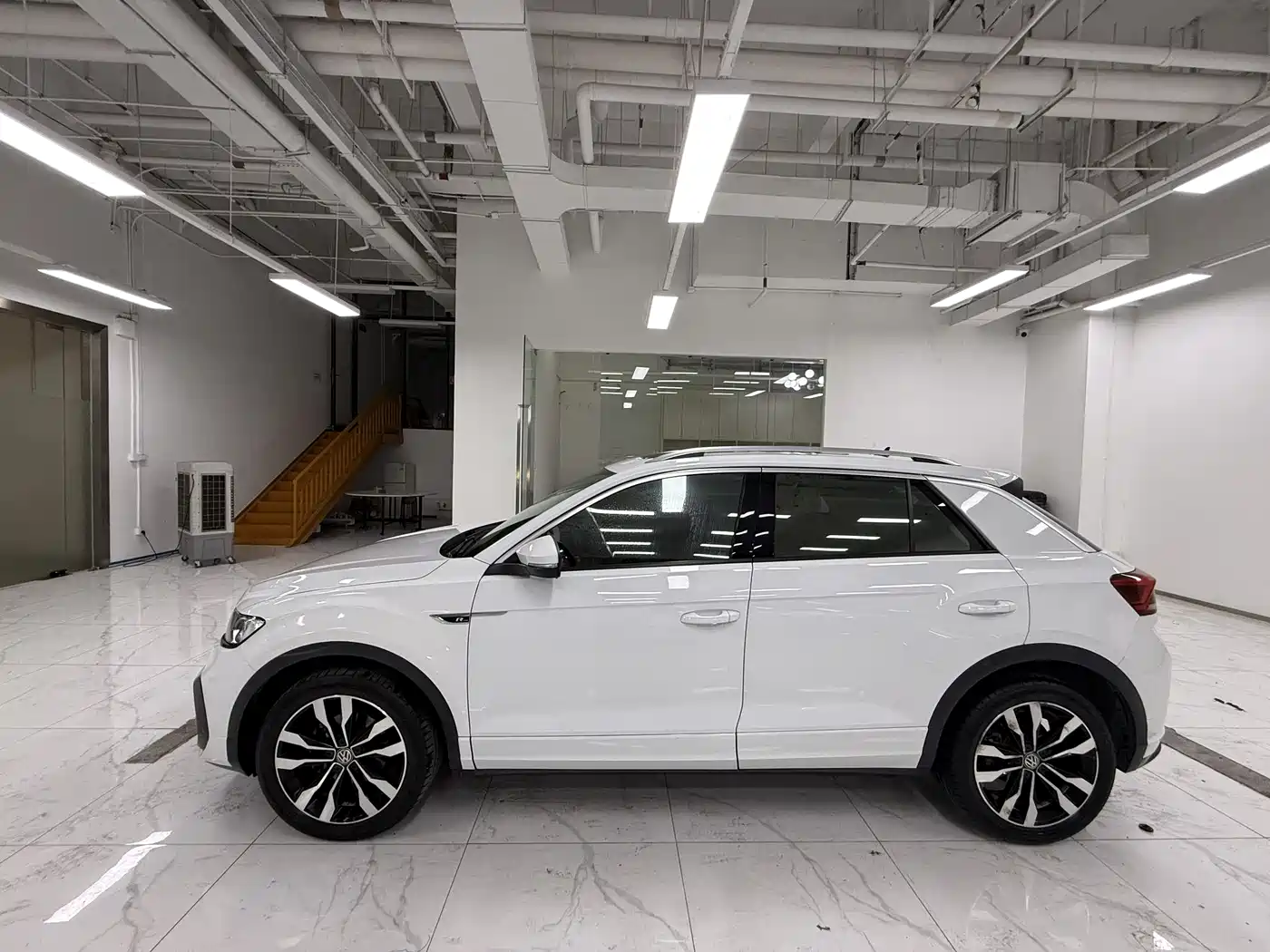 Volkswagen T-ROC 2020 280TSI DSG 2WD R-Line Pro фото 3