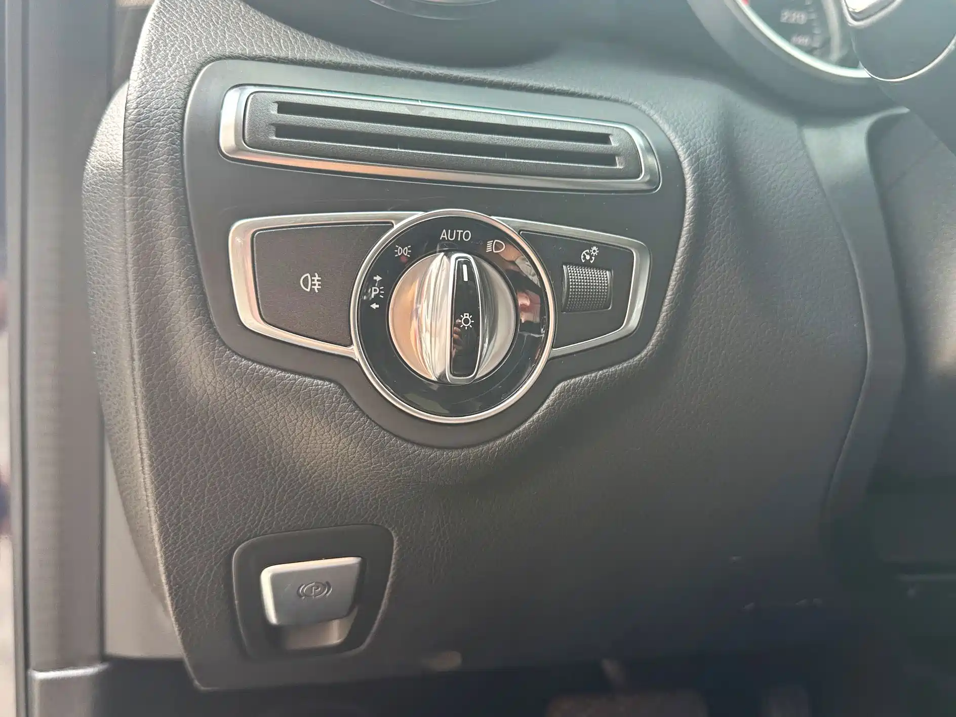 Фото 12 - Mercedes-Benz C-Class